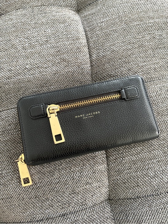 Marc Jacobs Handbags - Marc Jacobs Gotham Wallet